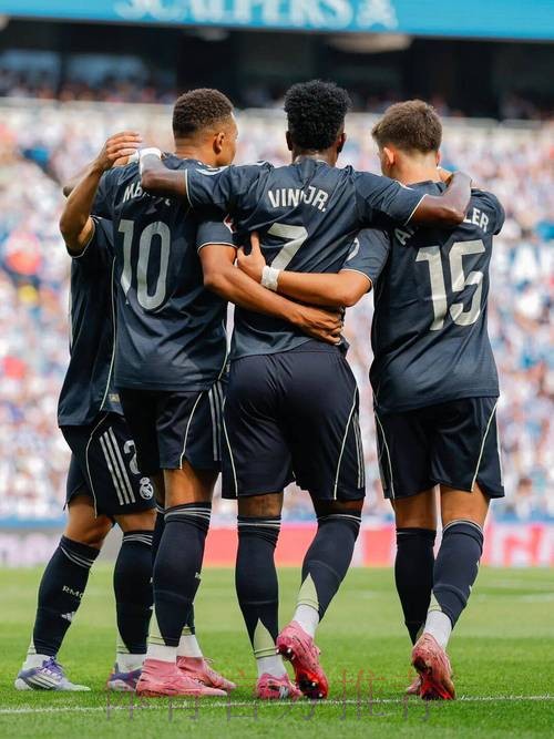 西甲-十人皇马2-1皇社 姆巴佩传射建功赫伊森红牌